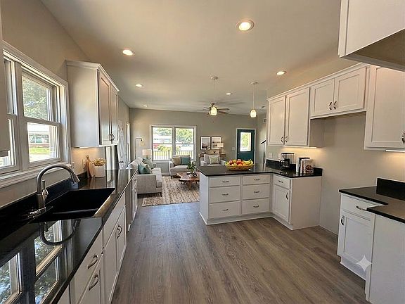 3rd image of 303 10th St
