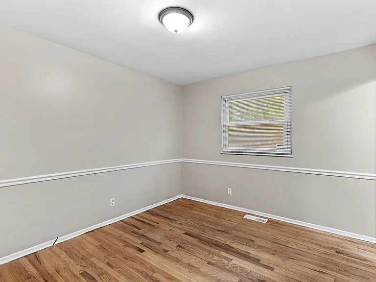 1413 Redman Blvd — Photo 11