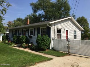 1039 Lowe Dr, Marshall, MI 49068