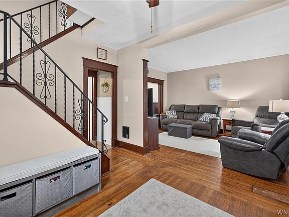 5th image of 131 Choate Ave