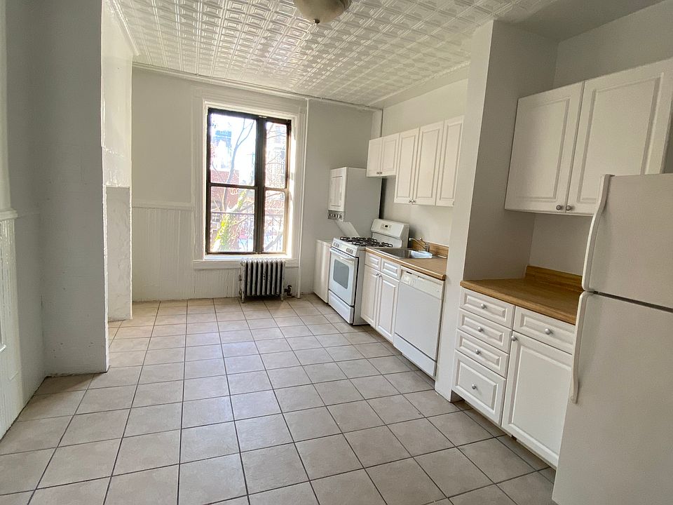 1st image of 450 W 57th St APT 4E