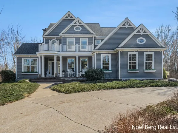 8892 Garfield St, Coopersville, MI 49404