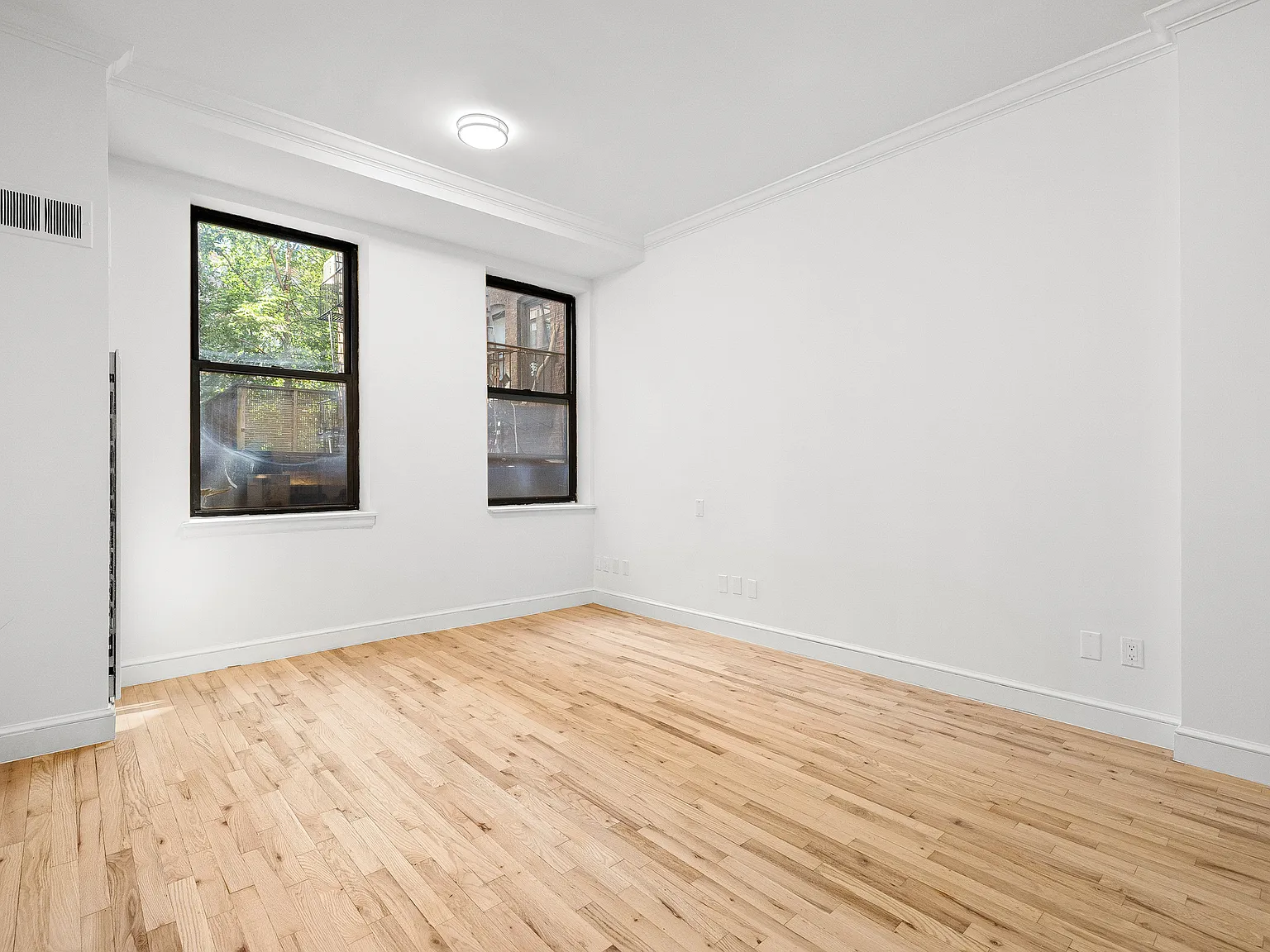 160 Bleecker Street — Photo 2