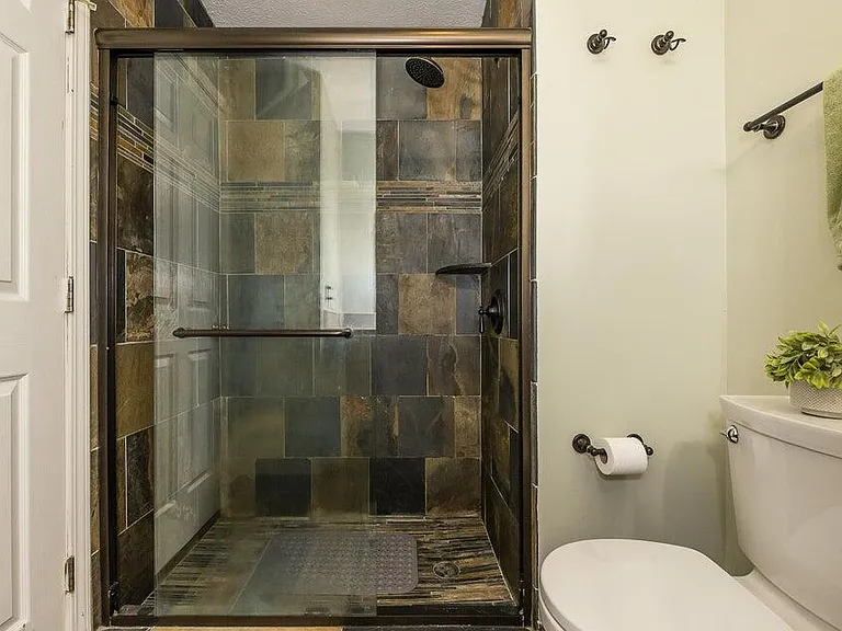 1550 Oakfield Dr — Photo 21