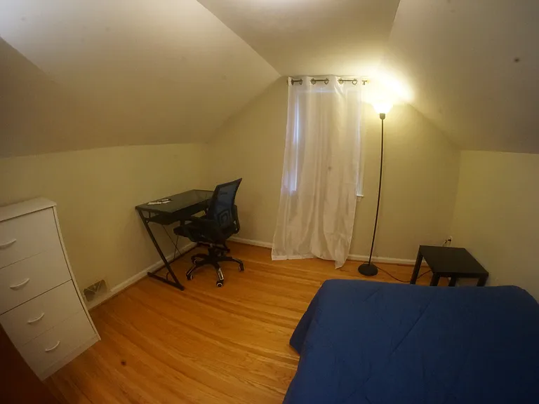 146 Rossiter Rd — Photo 14