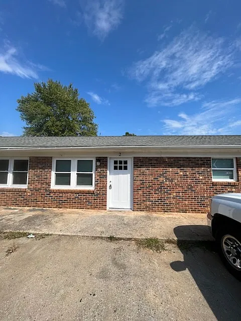 277 Turner St — Photo 1