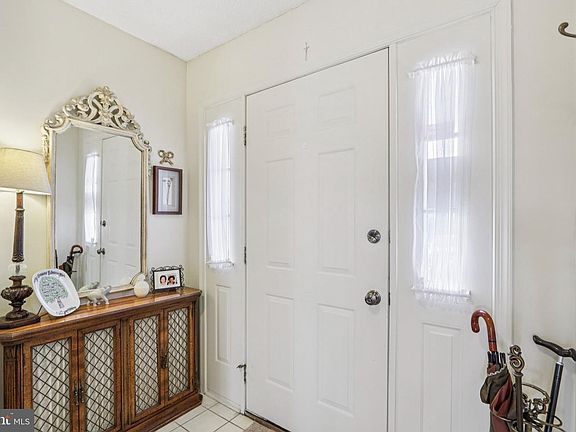 3rd image of 2000 Miller Ave APT 25