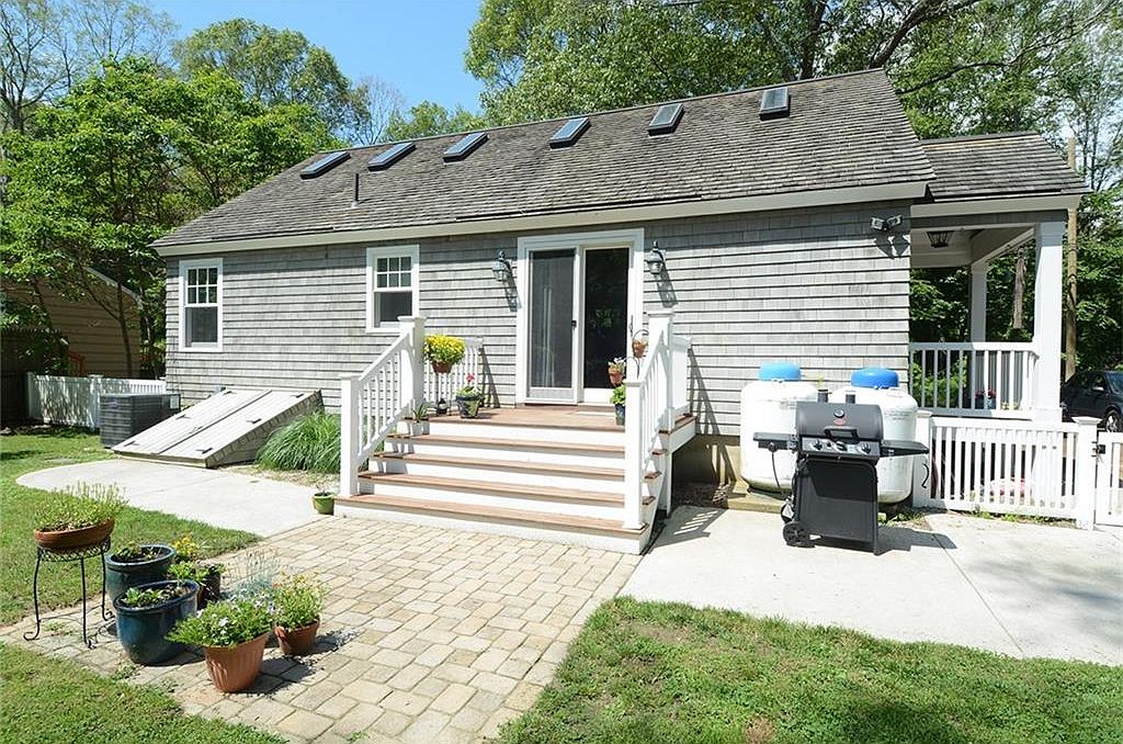 238 Roxbury Rd, Niantic, CT 06357 Zillow