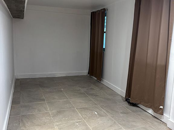 5th image of 6928 Almeda Ave #1
