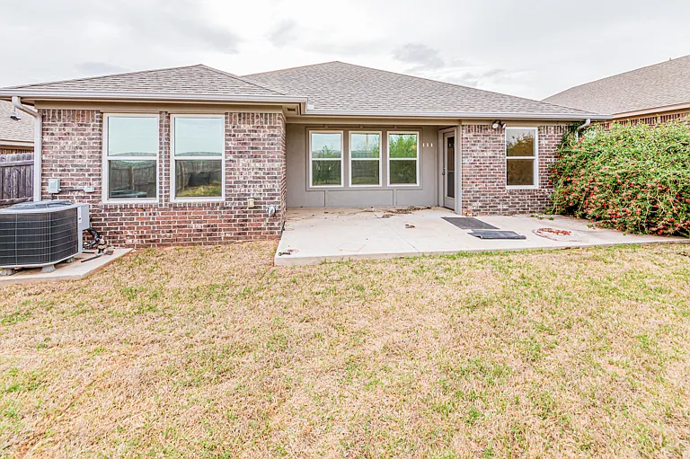 1213 S Landry Ln — Photo 25