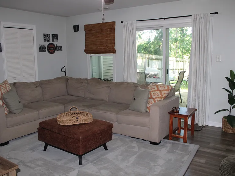 183 Lake Dr — Photo 5