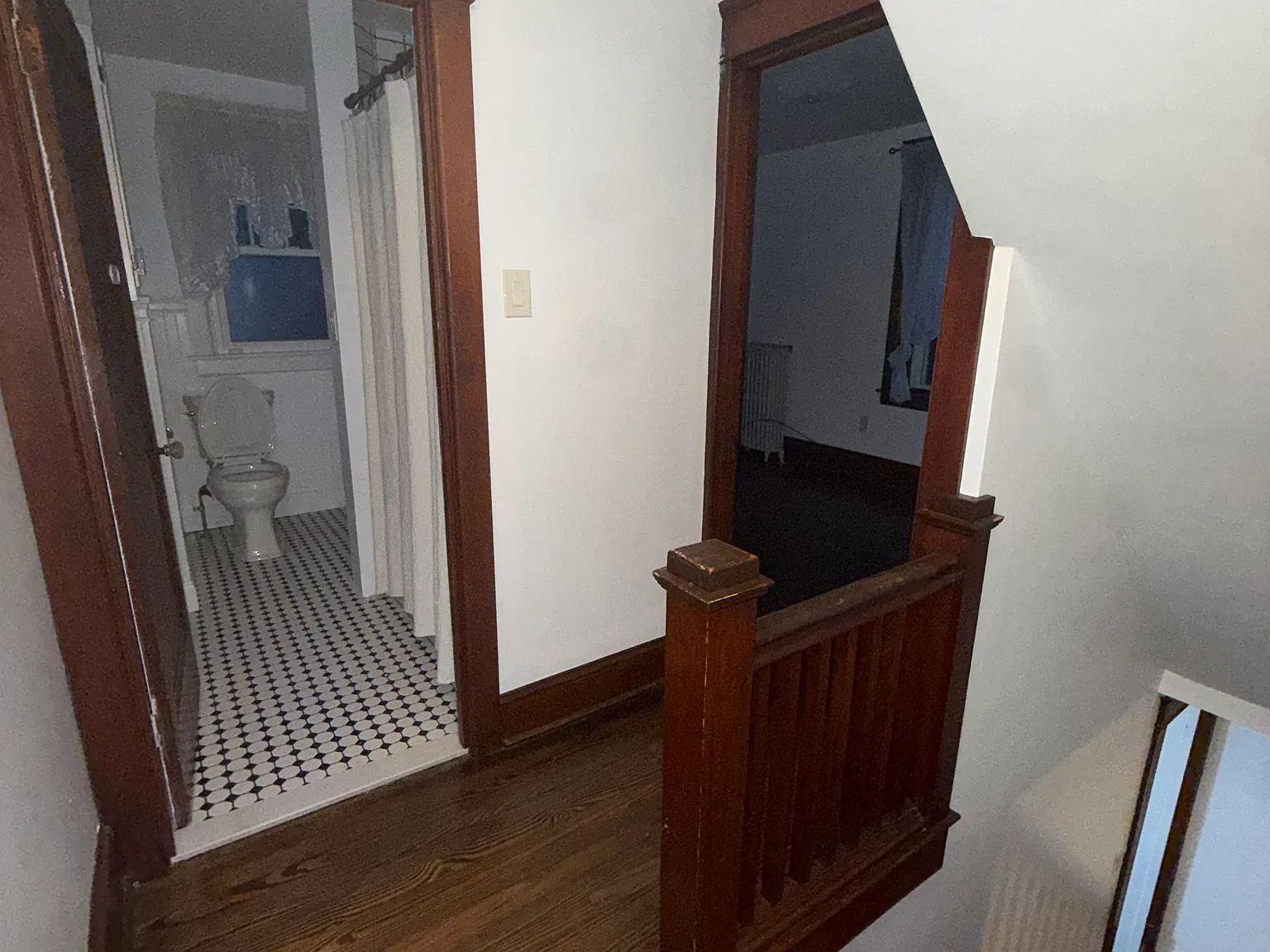 3 bed, 1376 sqft, $2,000 — Photo 2