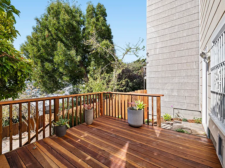 41 Saturn St — Photo 47