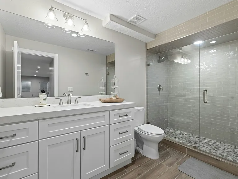 824-2800 W North Lake Dr — Photo 23