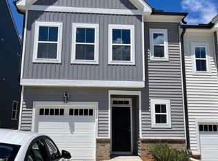 822 Oak Center Dr, Raleigh, NC 27610