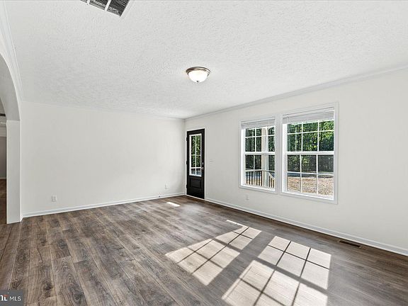 5th image of 7445 Lakewood Ln