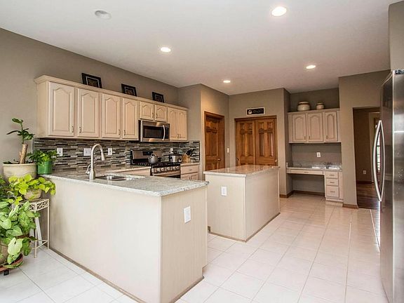 2nd image of 5622 Saint Andrews Dr
