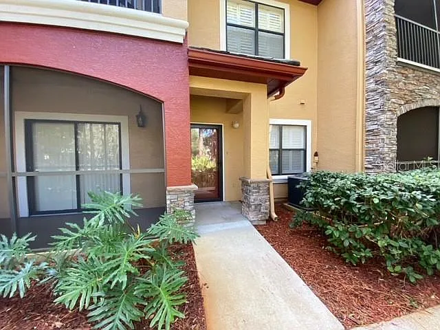 3 bed, 2.0 bath, 1430 sqft, $2,475 — Photo 2