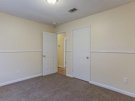 2nd image of 3281 Las Brisas Dr