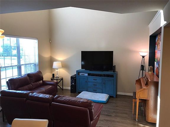4th image of 4309 Blackjack Oak Dr