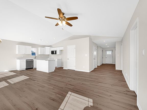4th image of 5843 Grand Slam Ave