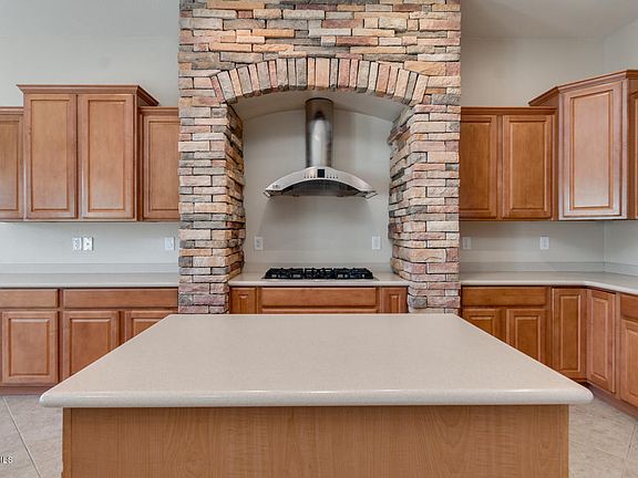 4th image of 645 E Bellerive Pl