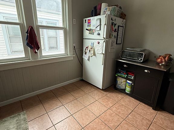 4th image of 74 Sterling Ave #U