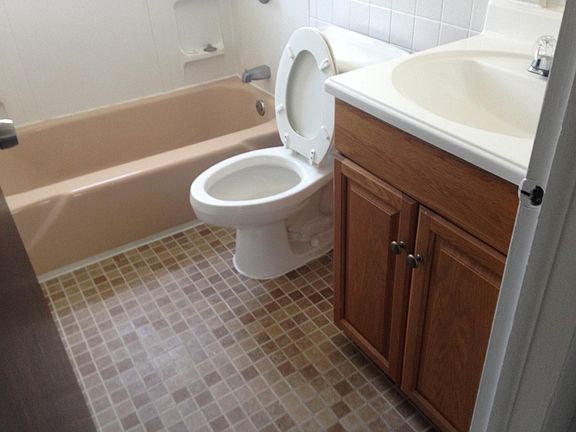 4th image of 694 Woodward Ave APT 14