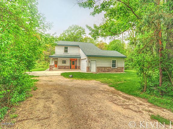3rd image of 5037 Pine Island Dr NE
