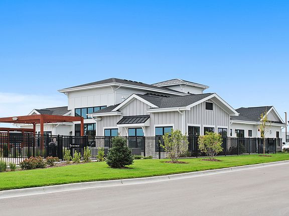 Seasons at North Aurora Apartments in North Aurora, Illinois. Luxury, condo style, studio, 1 bedroom, 2 bedroom, and 3 bedroom apartments, with private garages and entries