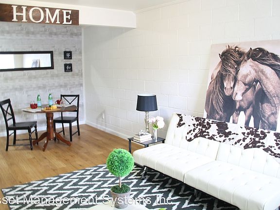 2nd image of 2504 Louise St APT 212