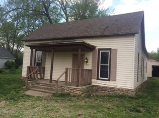 107 Eisenhower St, Crossville, IL 62827