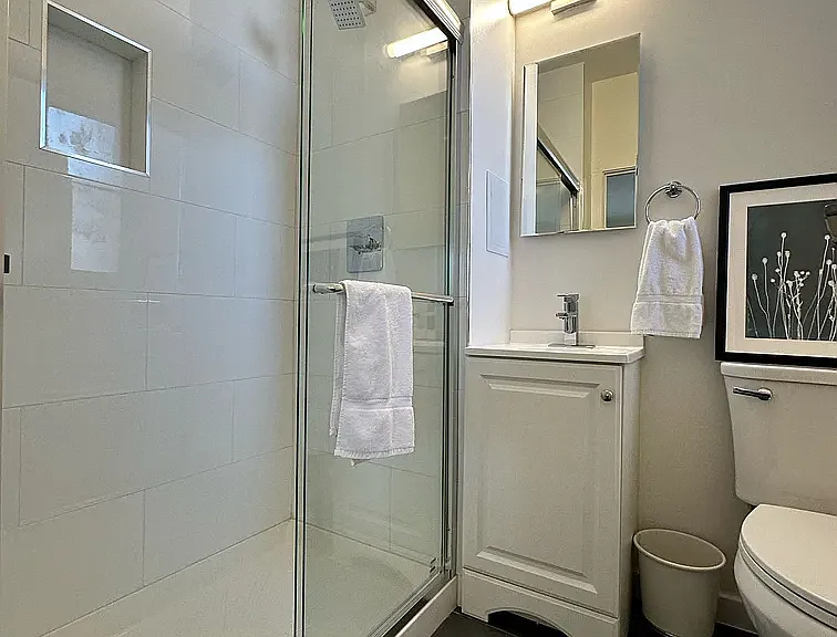 1075 Ofarrell St #10 — Photo 17