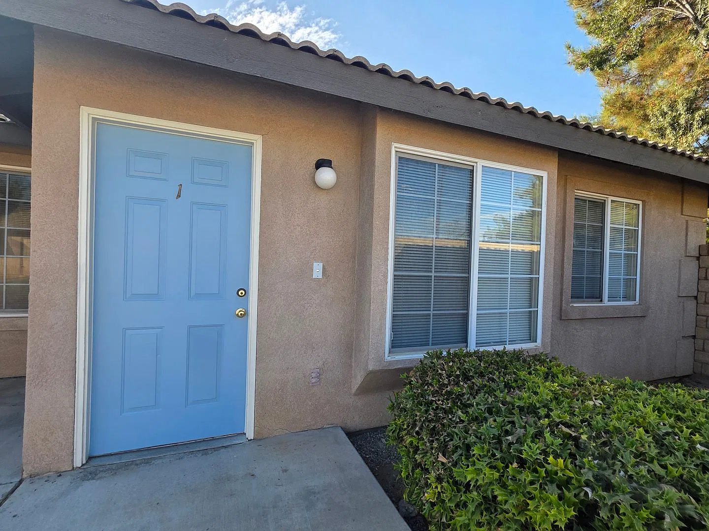 8127 Whitewater Dr. #1 - Apartment — Photo 3