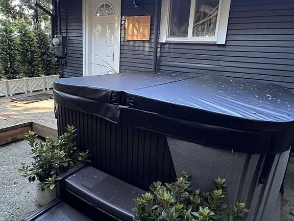 5th image of 975 Mercury Way