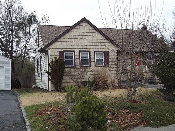 2nd image of 720 Truman Ave