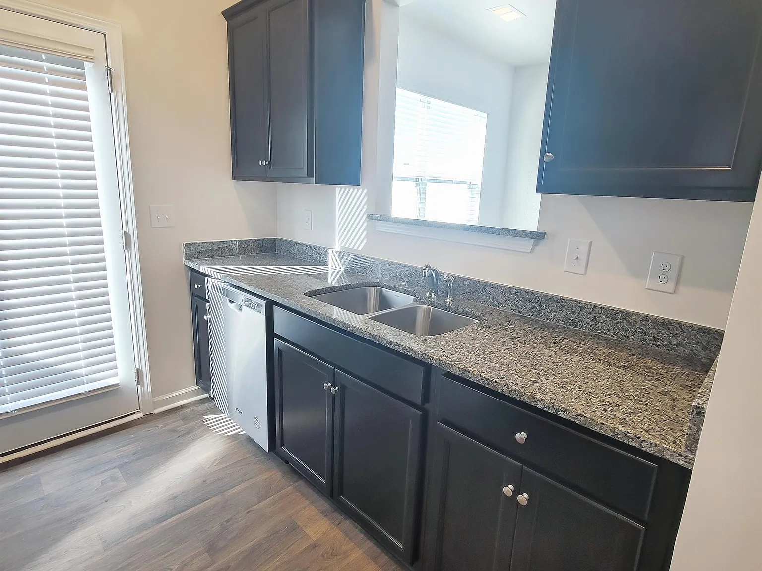 1355 Wunder Way *2 - 1 — Photo 3