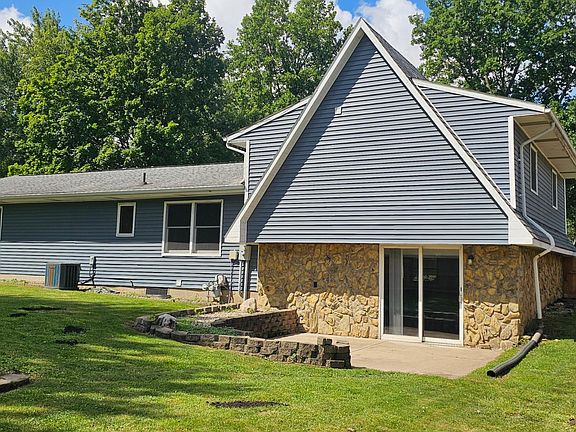 4th image of 1529 Eisenhower Dr