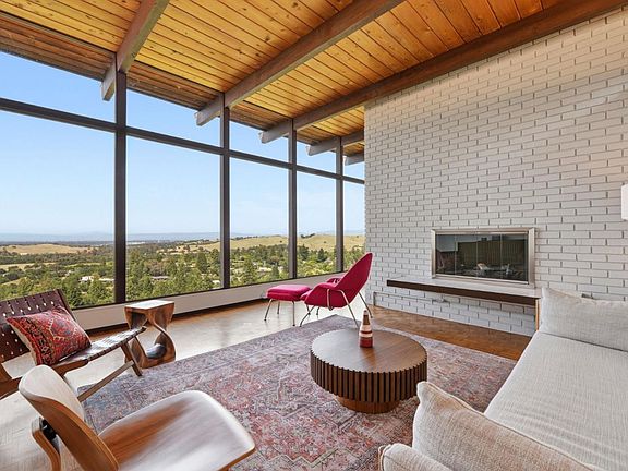 3rd image of 410 Conil Way