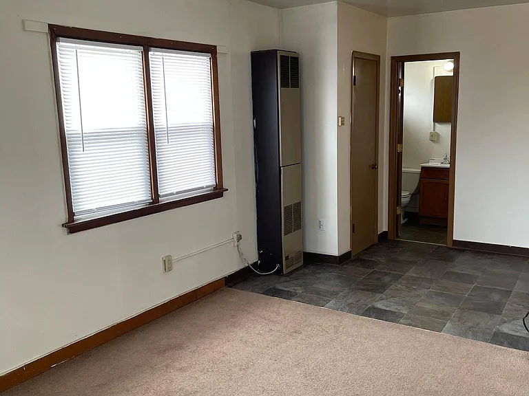 509 S Linn St #4 — Photo 7