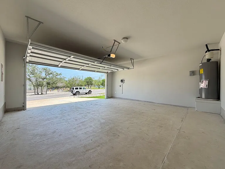 4300 Liberty Ln — Photo 34