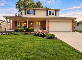 13828 Hamilton St, Riverview, MI 48193