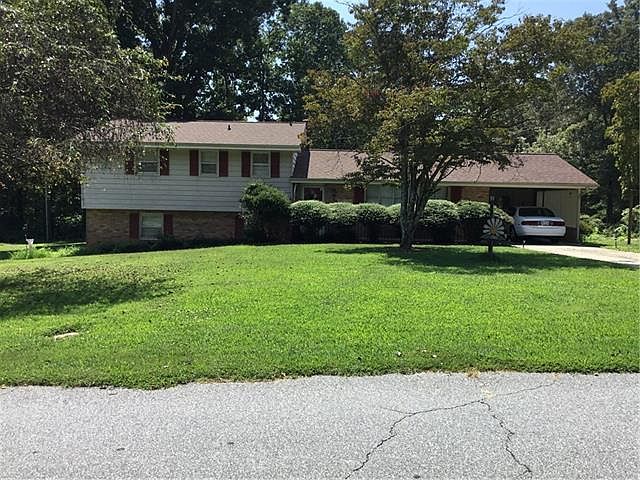 1st image of 165 Whispering Pines Dr