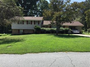 165 Whispering Pines Dr, Lenoir, NC 28638