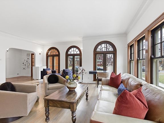 4th image of 940 Bonnie Brae Pl