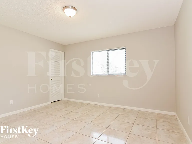 620 SE 29th St — Photo 11