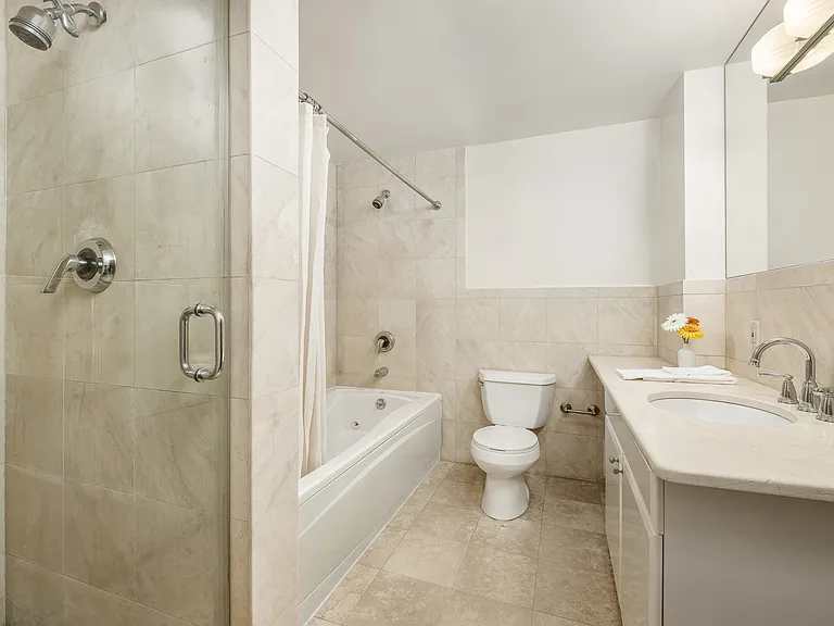 939 Union St #11 — Photo 13