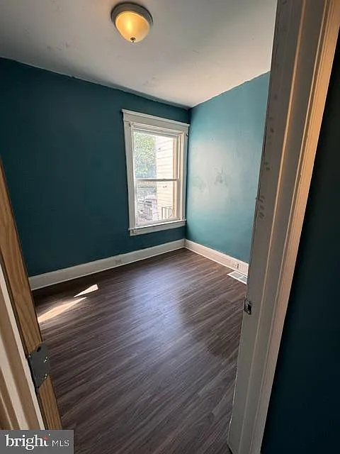 3 bed, 1.5 bath, 930 sqft, $1,650 — Photo 4