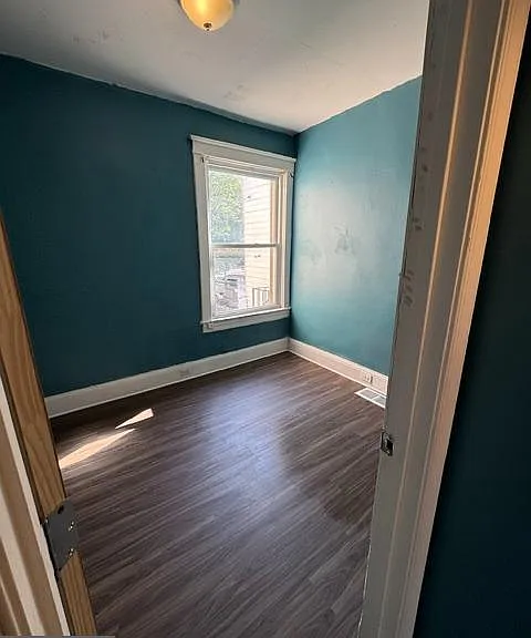 1305 E Patapsco Ave — Photo 4