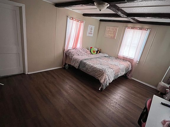 5th image of 18 Meadowlawn Dr Unit 11